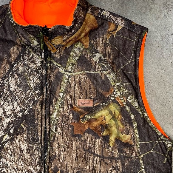 Woolrich Realtree Hardwoods Camo Reversible Outdoor Vest - Picture 2 of 9